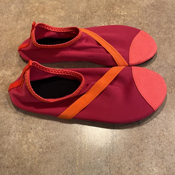 New never worn womens Fitkicks shoes see pics for measurements - Picture 2 of 6